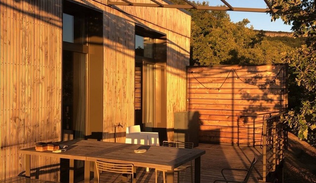 Maison Contemporaine en Bois sur Pilotis, vue Incroyable