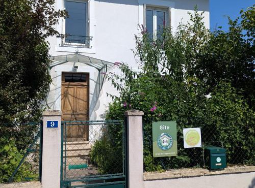 Maison Contemporaine avec Grand Jardin, Proche Moselle et Nancy, Idéale pour Pêche et Loisirs - FR-1-584-46