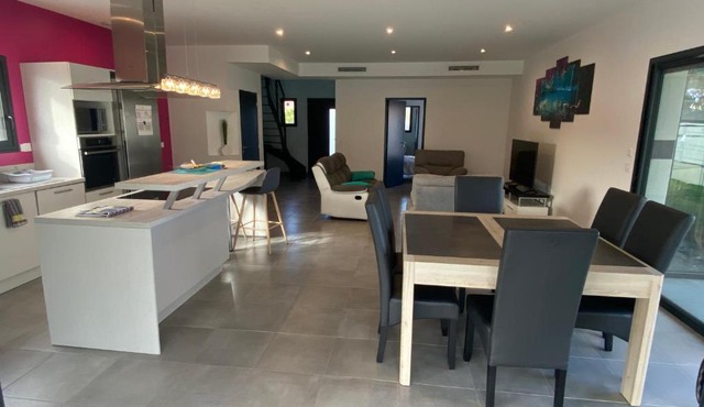 Maison contemporaine de standing CLINIQUE DES CÈDRES