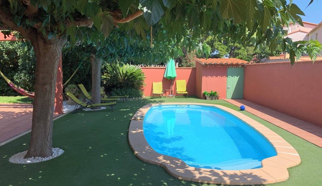 Maison Conviviable Avec Piscine à 10 mn des Plages
