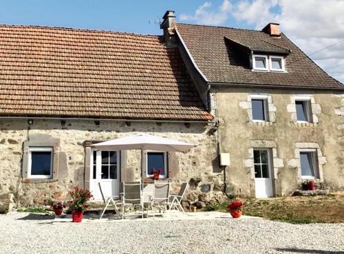 Maison conviviale à Bagnols avec terrasse et jardin