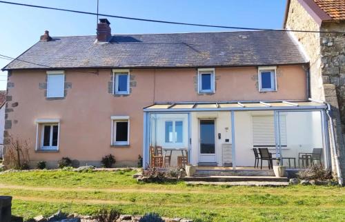 Maison conviviale près de Charron avec jardin, 100 m²