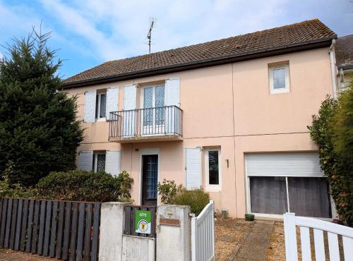 Maison cosy à Sully-sur-Loire, 5 chambres, terrasse, parking, draps et chauffage inclus - FR-1-590-220