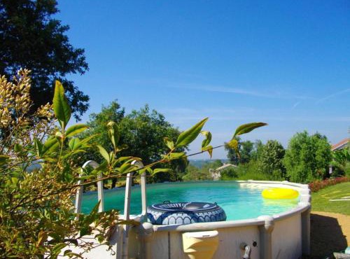 Maison cosy avec piscine privée à Estibeaux 38 m²