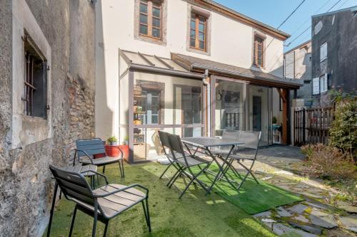 Maison Cosy - Coeur de Village - Cour Privative