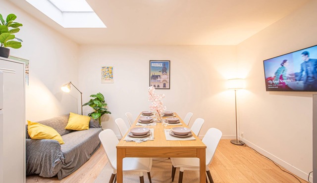 Maison Cuvier · 5 bedrooms · Sleeps 8 · Teams, groups, and families · 5 min from the train station