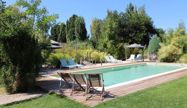 Maison d'Alys between Alpilles and Luberon in the land of Provence