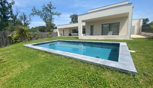 Maison D'architecte Contemporaine Avec Piscine
