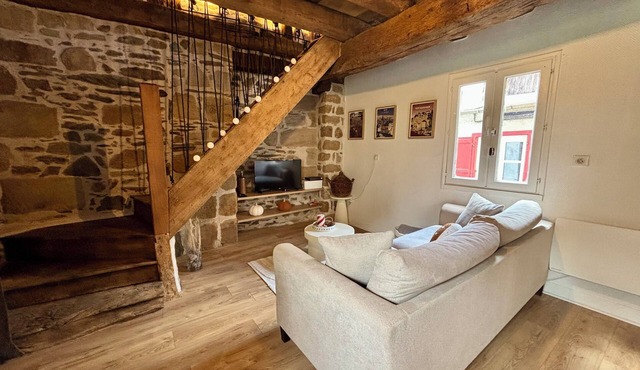 Maison d'Autrefois - Typique - 4 pers. - Dans le bourg de Donzenac