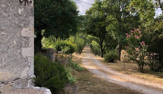 Maison de campagne familiale avec piscine.