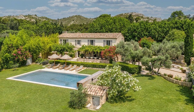 Maison De Bois - Five Bedroom Villa, Sleeps 10