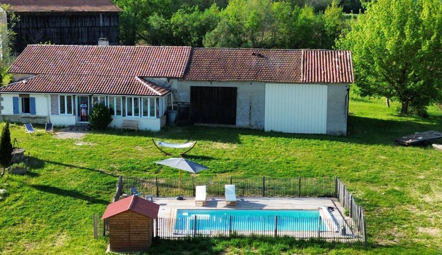 Maison de Campagne au Calme Avec Piscine Sécurisée