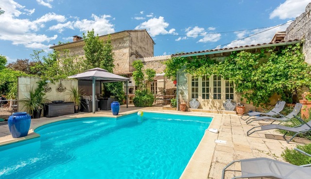 Maison Des Saveurs - Two Bedroom Villa, Sleeps 4