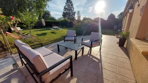 Maison d'hôtes avec jardin 3 chambres pour 7 à 45 min circuit 24h du Mans