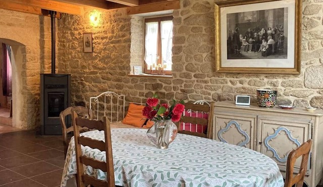 Maison Dans la Nature Avec de Nombreuses Curiosités Entre Terre et Mer!