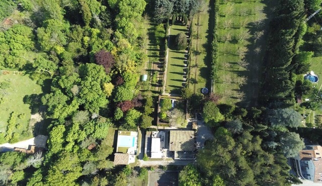Maison Dans un Écrin de Verdure.piscine, Tennis; Idéal Pour se Ressourcer!