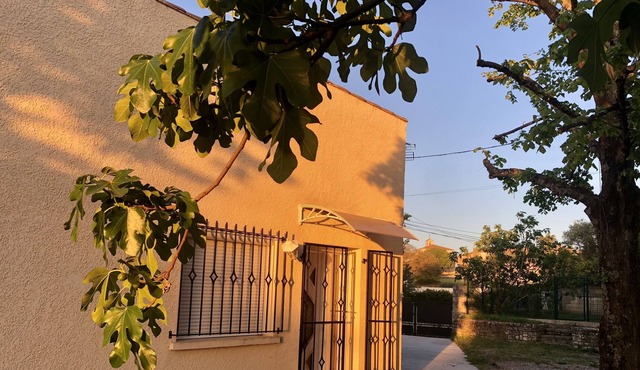 Maison Dans Village Médiéval de Caractere