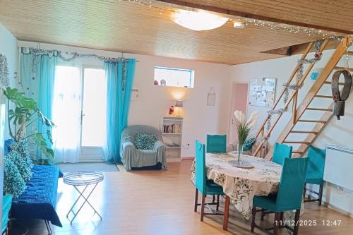 Maison Datcha avec jardin et piscine privée