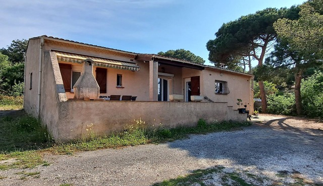 Maison de 100 m2 Entièrement Rénovée à 15 Minutes des Plages