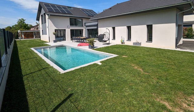 Maison de 190m² Sans Vis-à-vis Avec Piscine