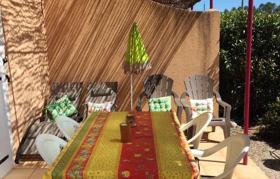 Maison de 2 chambres avec piscine partagee jardin clos et wifi a Callian a 2 km de la plage