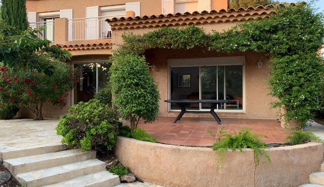 Maison de 3 chambres a Bandol a 800 m de la plage avec vue sur la mer jardin clos et wifi