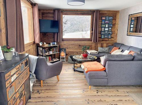 Maison de 3 chambres avec terrasse et wifi a Seez a 2 km des pistes