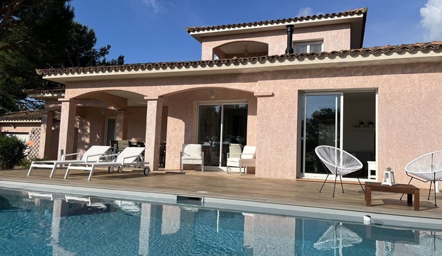 Maison de 4 Chambres Avec Piscine, Bord de Mer, Porticcio