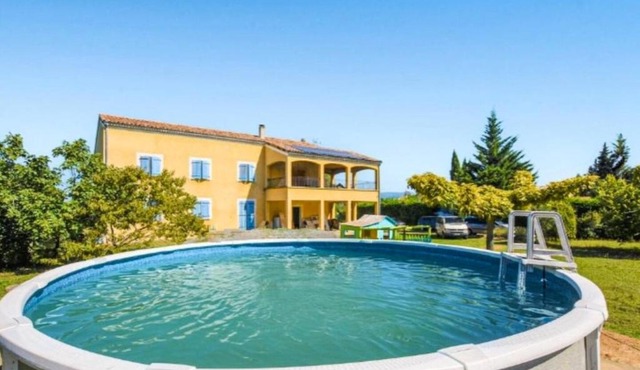 Maison de 4 chambres avec piscine privee jardin clos et wifi a Baix