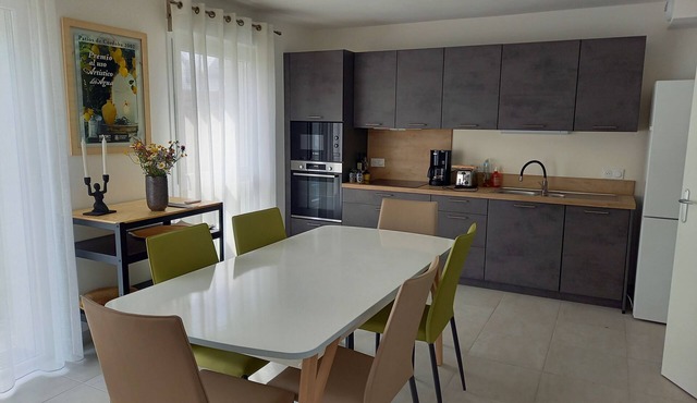 Maison de 75 m2 Mitoyenne à 5 km de Port Blanc Dans le Golf du Morbihan à Baden