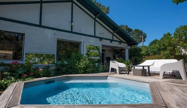 Maison de Bertic: Haven of Peace with Pool & Jacuzzi by the pond