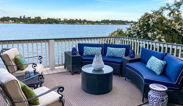 Maison de Bleu | Vibrance & Views at FR