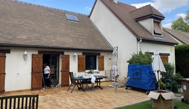 Maison de Campagne Familiale Avec Grand Jardin et Espace jeu + BBQ