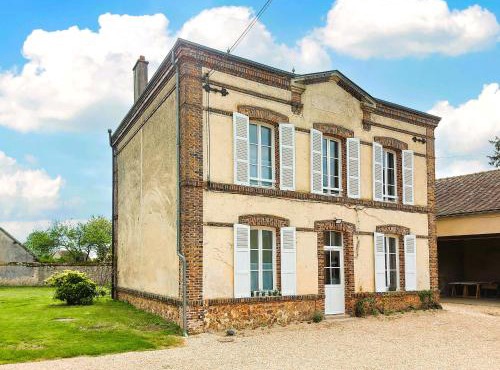 Maison de Charme à la Campagne avec Jardin, Billard, Baby-foot et Terrasse en Teck - FR-1-581-135