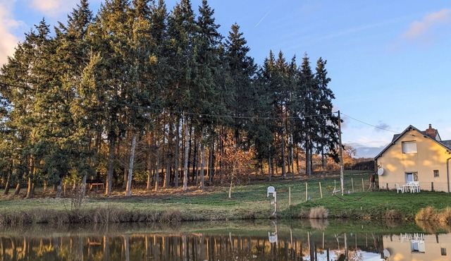 Maison de Campagne Avec son Étang Privé, Gite L'etang des Soays