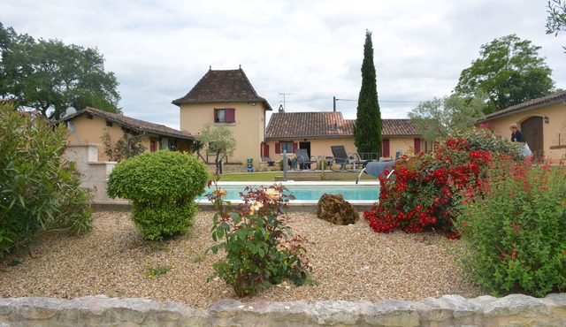 Maison de Campagne au Coeur de la Double Avec Piscine