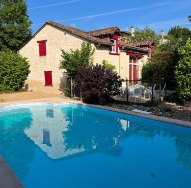 Maison de campagne avec piscine proche Saint-Astier