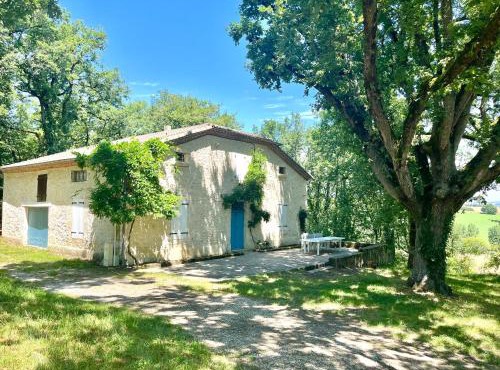Maison de campagne au calme dans un bois de chêne