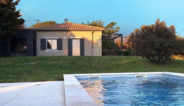 Maison de Campagne Indépendante Avec Piscine au Calme