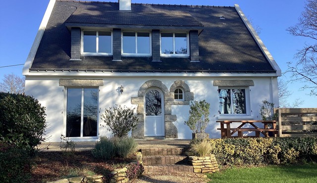 Maison de Campagne Néo-bretonne sur un Grand Parc Verdoyant. Golfe du Morbihan