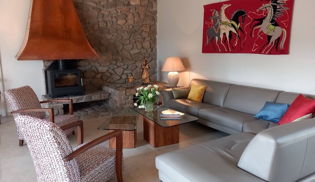 Maison de Campagne Rénovée Avec Grand Jardin