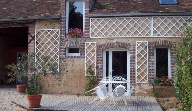 Maison de campagne rénovée avec jardin privatif - 2 chambres, 2 sdb, séjour spacieux - FR-1-590-105