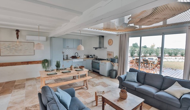 Maison de Campagne Rénovée Avec Braséro, à 20 Minutes des Plages!