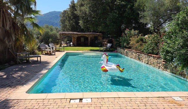 Maison de Caractère Avec Piscine