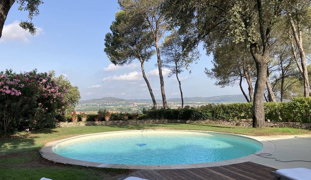 Maison de caractère avec piscine et tennis 5000m2