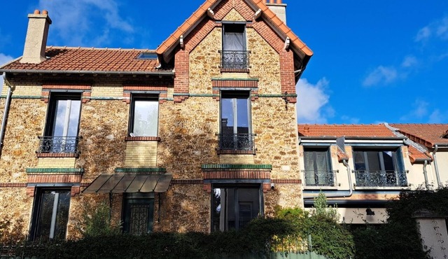 Maison de Caractère, 5 Chambres, au Calme à 10minutes de Paris