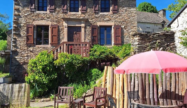 Maison de Caractère Dans un Hameau Proche des Lacs du Lévezou/Villefranche