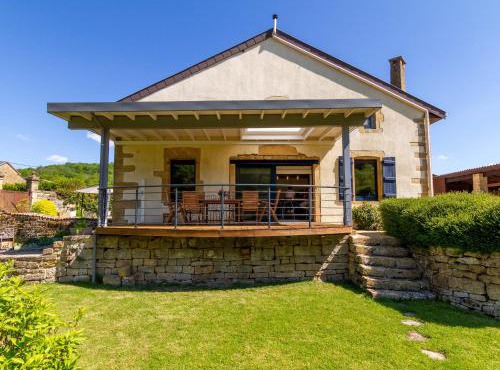 Maison de charme à la campagne avec terrasse et grand espace extérieur - FR-1-585-76