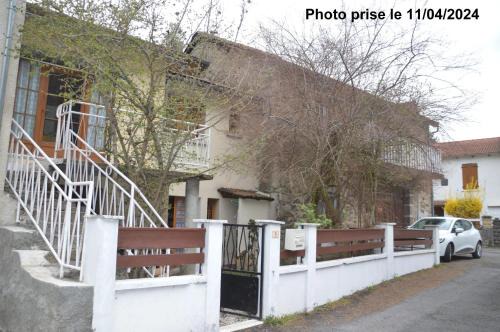 Maison de charme à Ferrières-Saint-Mary avec vue montagne