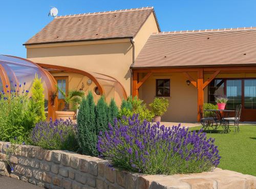 Maison de charme en Berry près d'un golf & spa, jardin d'hiver, vélos, animaux bienvenus - tout inclus - FR-1-591-332